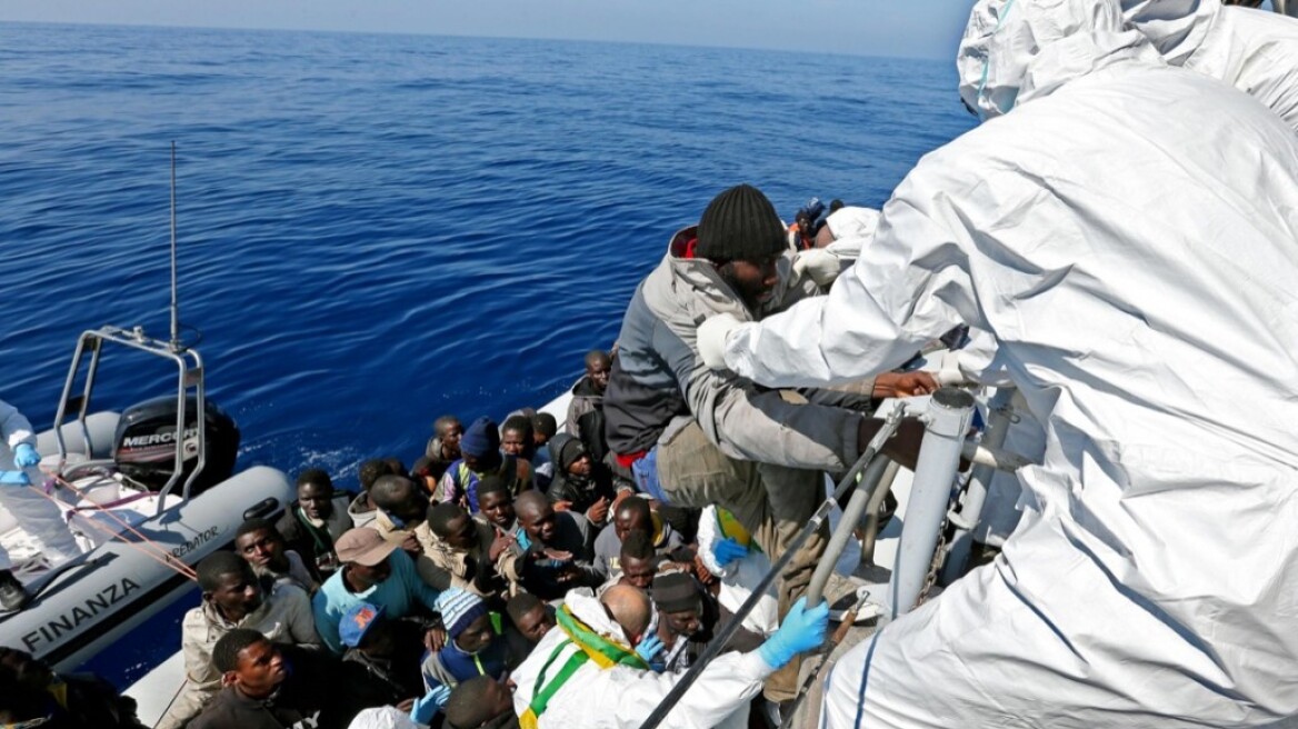 Έτοιμη για απώθηση μεταναστών η ευρωπαϊκή ναυτική δύναμη στη Μεσόγειο